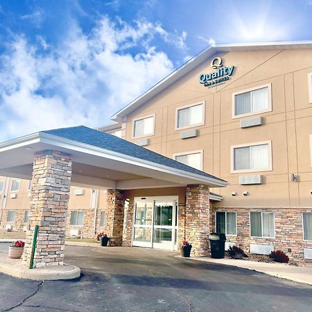 Quality Inn & Suites Wisconsin Dells Downtown - Waterparks Area Bagian luar foto