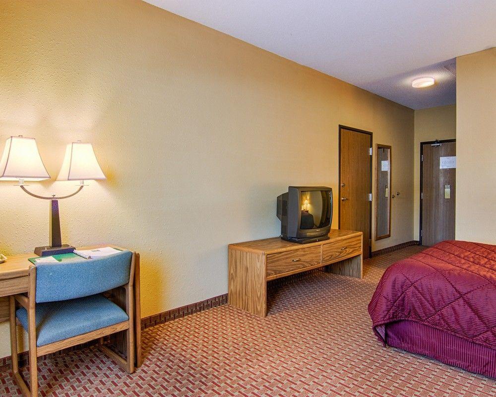 Quality Inn & Suites Wisconsin Dells Downtown - Waterparks Area Bagian luar foto