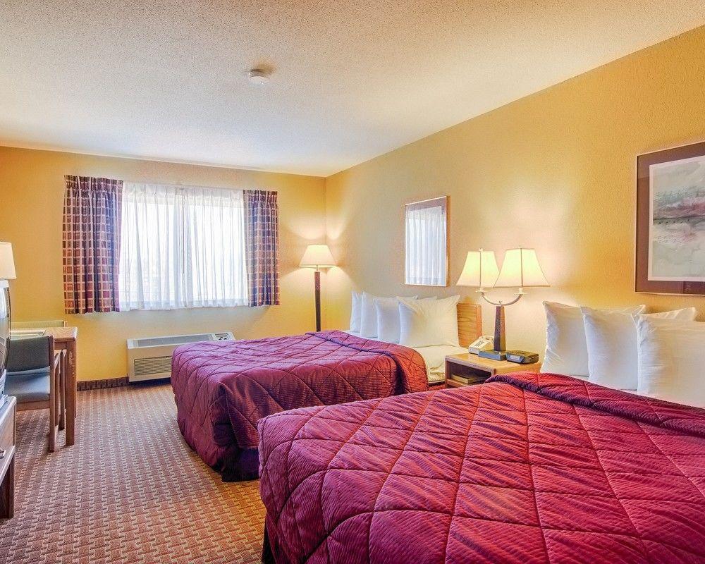 Quality Inn & Suites Wisconsin Dells Downtown - Waterparks Area Bagian luar foto