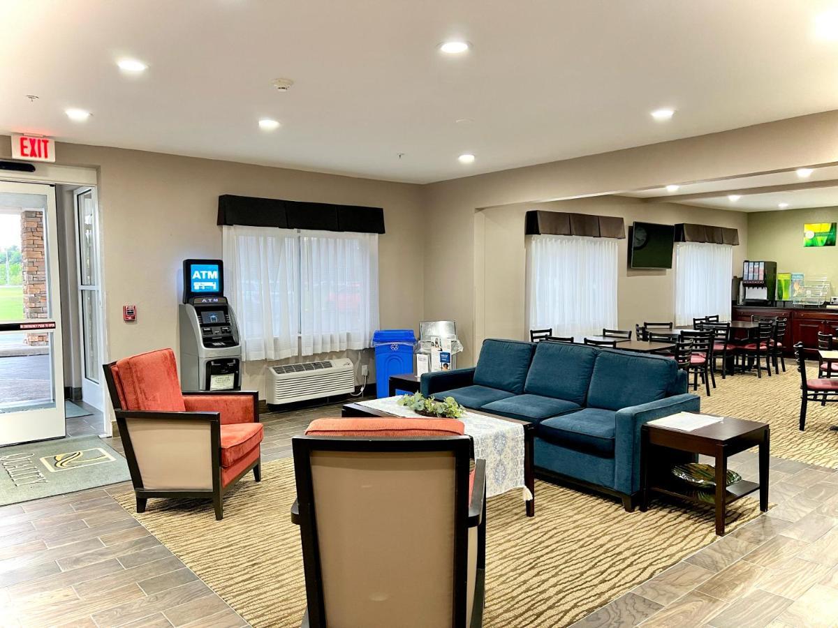 Quality Inn & Suites Wisconsin Dells Downtown - Waterparks Area Bagian luar foto