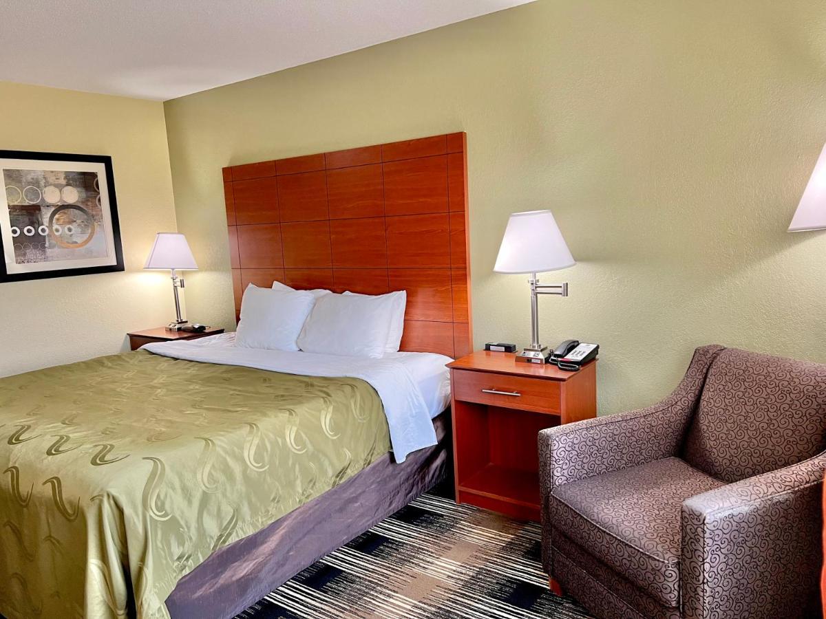 Quality Inn & Suites Wisconsin Dells Downtown - Waterparks Area Bagian luar foto