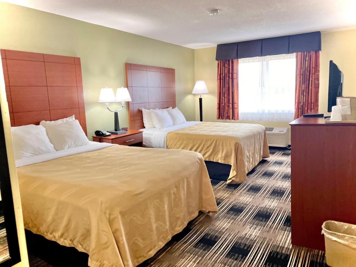 Quality Inn & Suites Wisconsin Dells Downtown - Waterparks Area Bagian luar foto