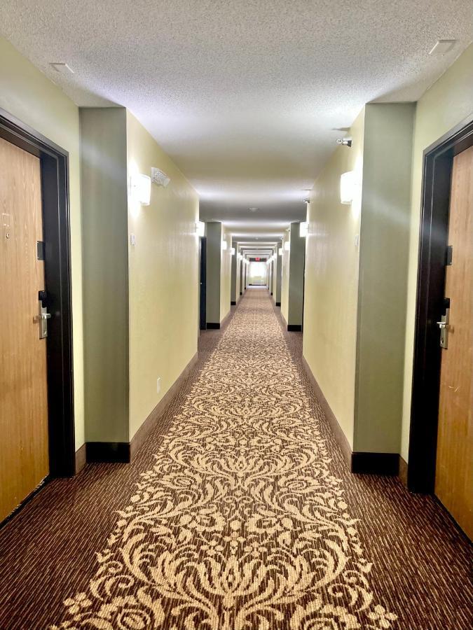 Quality Inn & Suites Wisconsin Dells Downtown - Waterparks Area Bagian luar foto