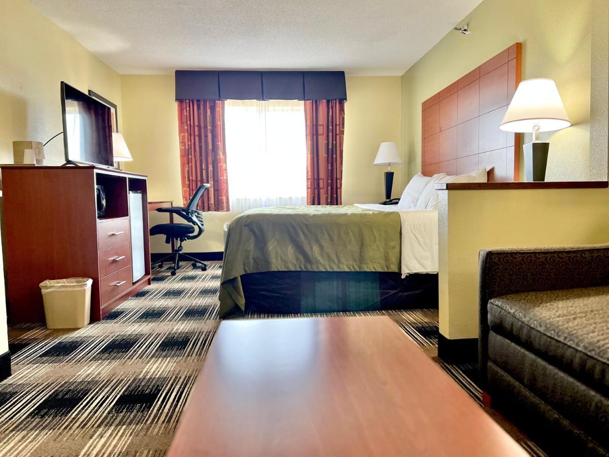 Quality Inn & Suites Wisconsin Dells Downtown - Waterparks Area Bagian luar foto
