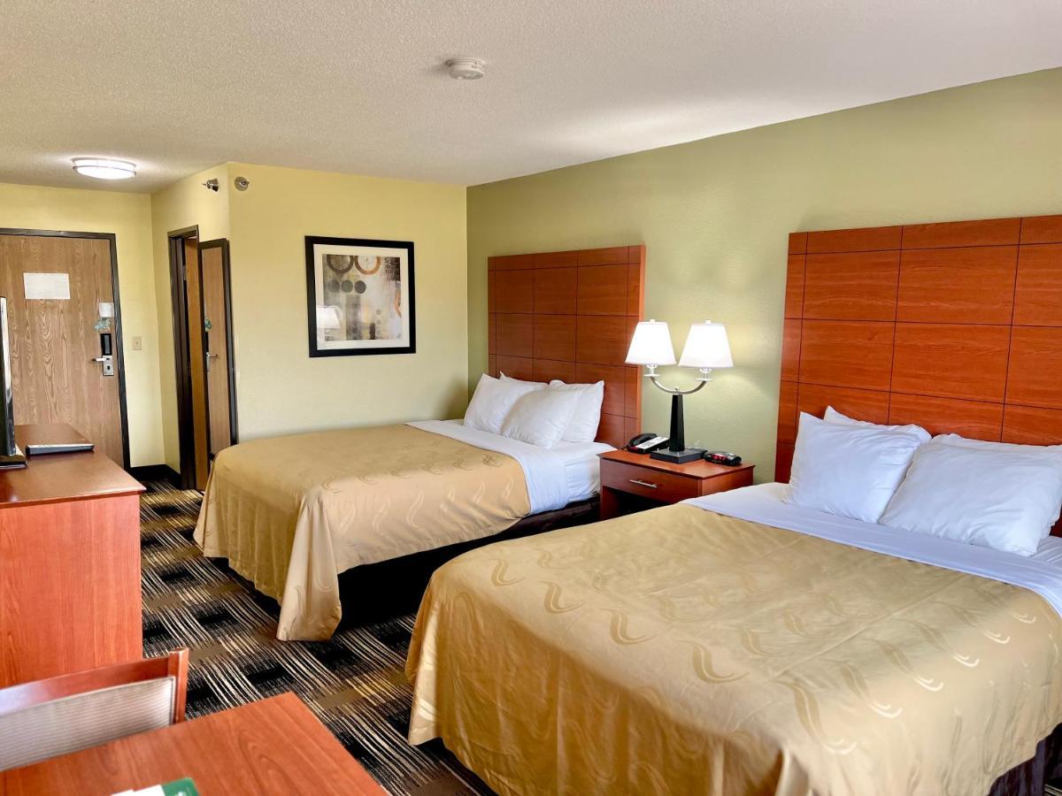 Quality Inn & Suites Wisconsin Dells Downtown - Waterparks Area Bagian luar foto