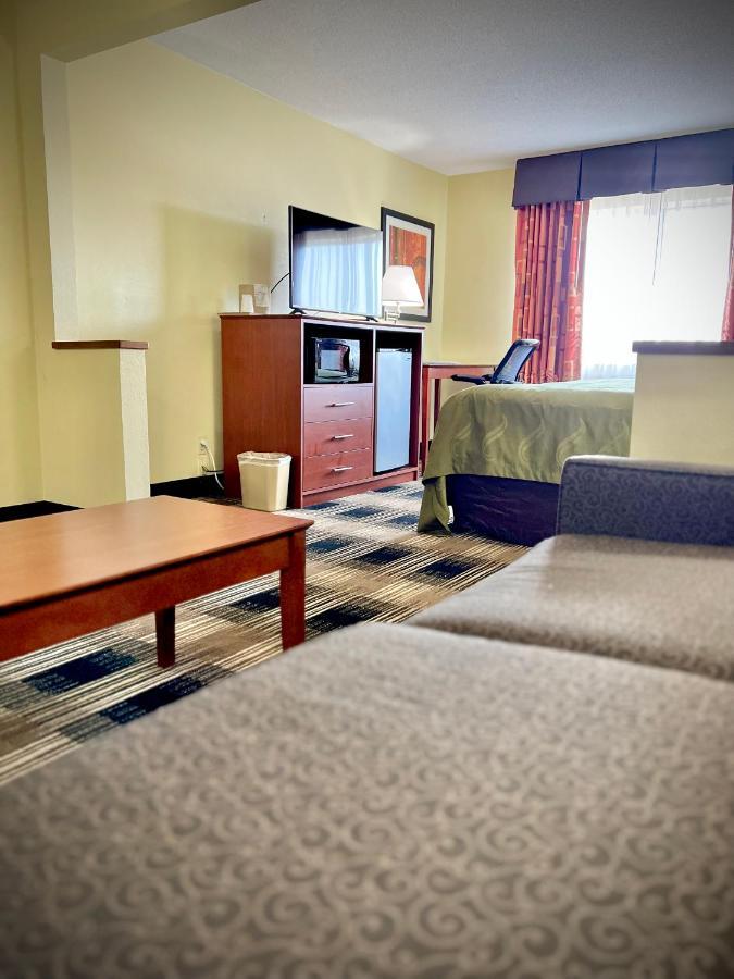 Quality Inn & Suites Wisconsin Dells Downtown - Waterparks Area Bagian luar foto