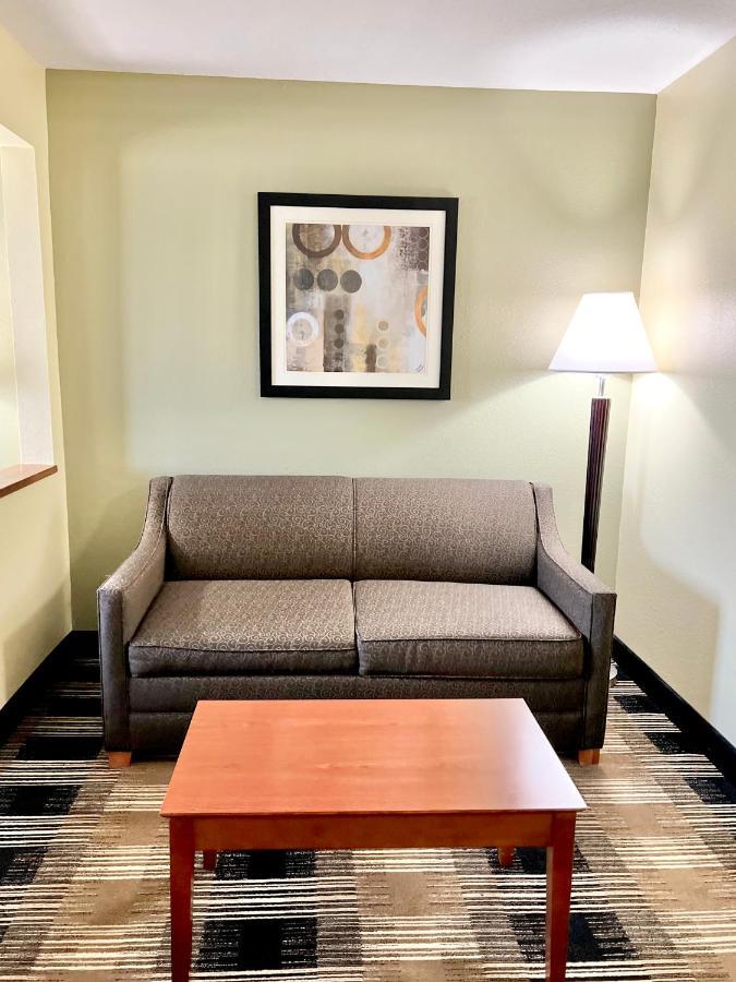 Quality Inn & Suites Wisconsin Dells Downtown - Waterparks Area Bagian luar foto