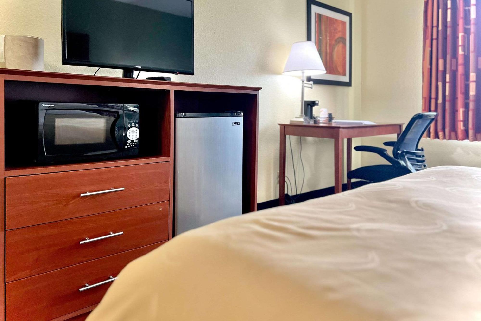 Quality Inn & Suites Wisconsin Dells Downtown - Waterparks Area Bagian luar foto