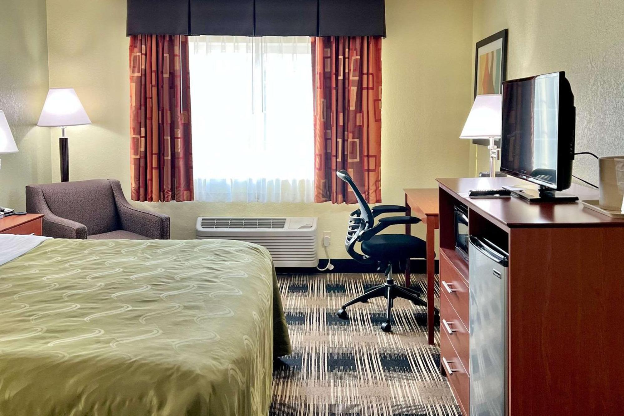 Quality Inn & Suites Wisconsin Dells Downtown - Waterparks Area Bagian luar foto